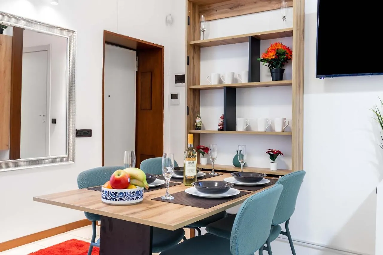 Milano - Buenos Aires - Wi-Fi - Netflix - Metro Apartment 0*, Milan